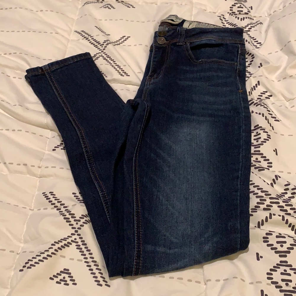 Indigo Rein Jeans w/starburst knee design Size 7